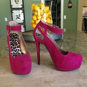 Pink pumps